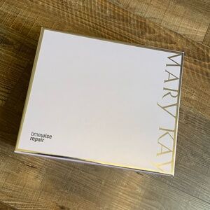 Mary Kay Volu-Firm Set